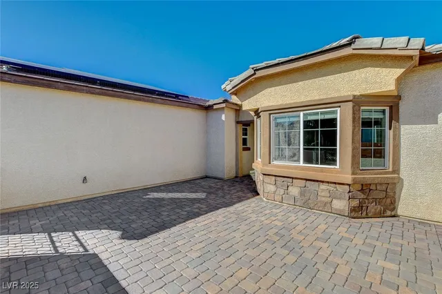 $2,300 | 108 Dela Cruz Avenue, North Las Vegas, NV 89031