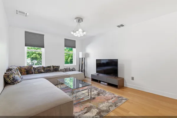 $3,000 | 6405 Boulevard East, Unit C2, West New York, NJ 07093