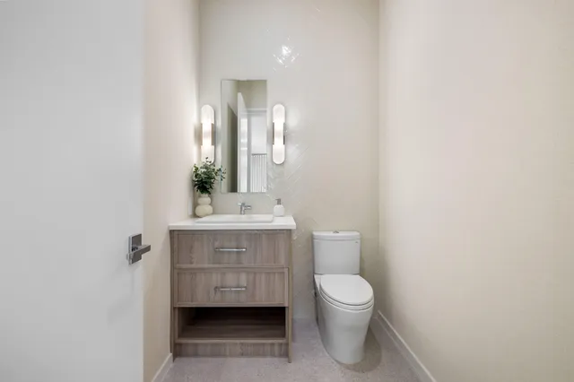 $5,095,000 | 800 Bond Way, Delray Beach, FL 33483