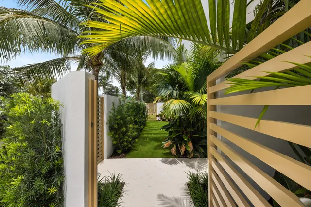 $5,095,000 | 800 Bond Way, Delray Beach, FL 33483