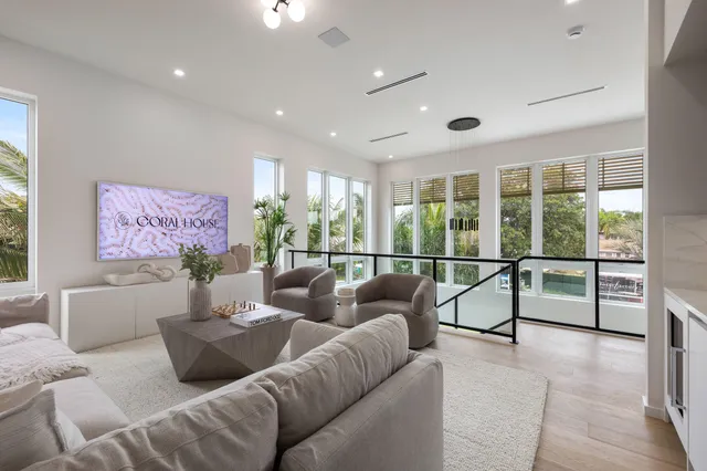 $5,095,000 | 800 Bond Way, Delray Beach, FL 33483