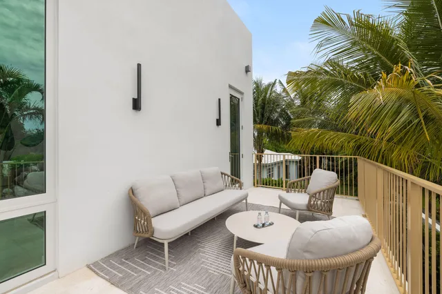 $5,095,000 | 800 Bond Way, Delray Beach, FL 33483