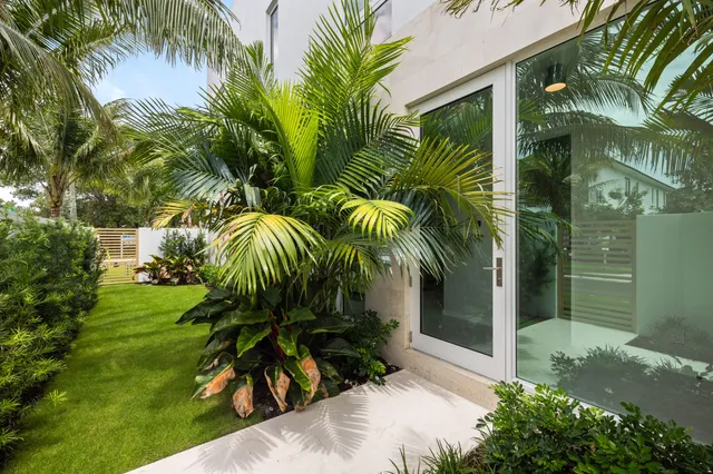 $5,095,000 | 800 Bond Way, Delray Beach, FL 33483