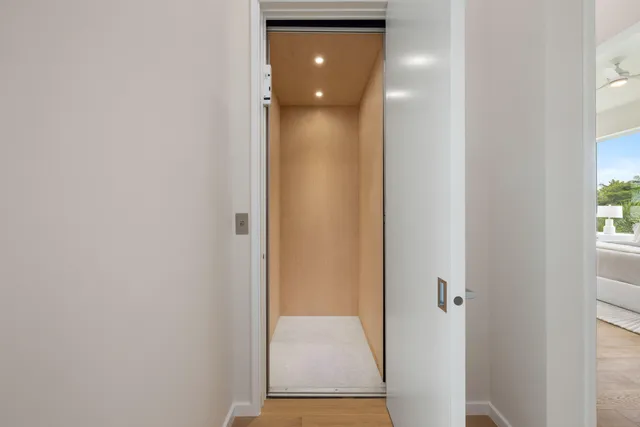 $5,095,000 | 800 Bond Way, Delray Beach, FL 33483