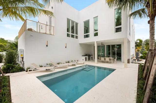 $5,095,000 | 800 Bond Way, Delray Beach, FL 33483