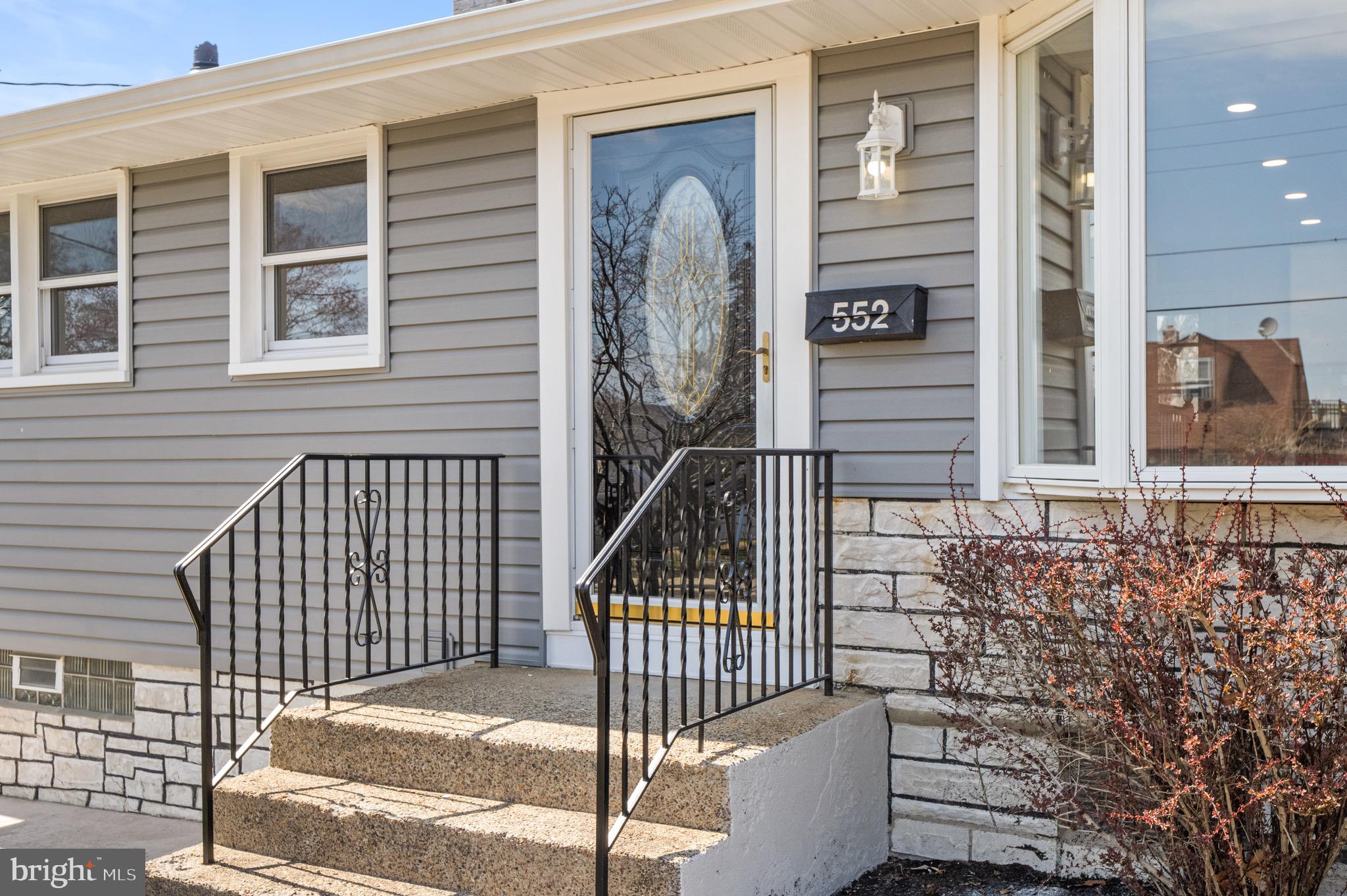 552 Allegheny Road Wenonah, NJ 08090 - Photo 2 of 31 Front Steps