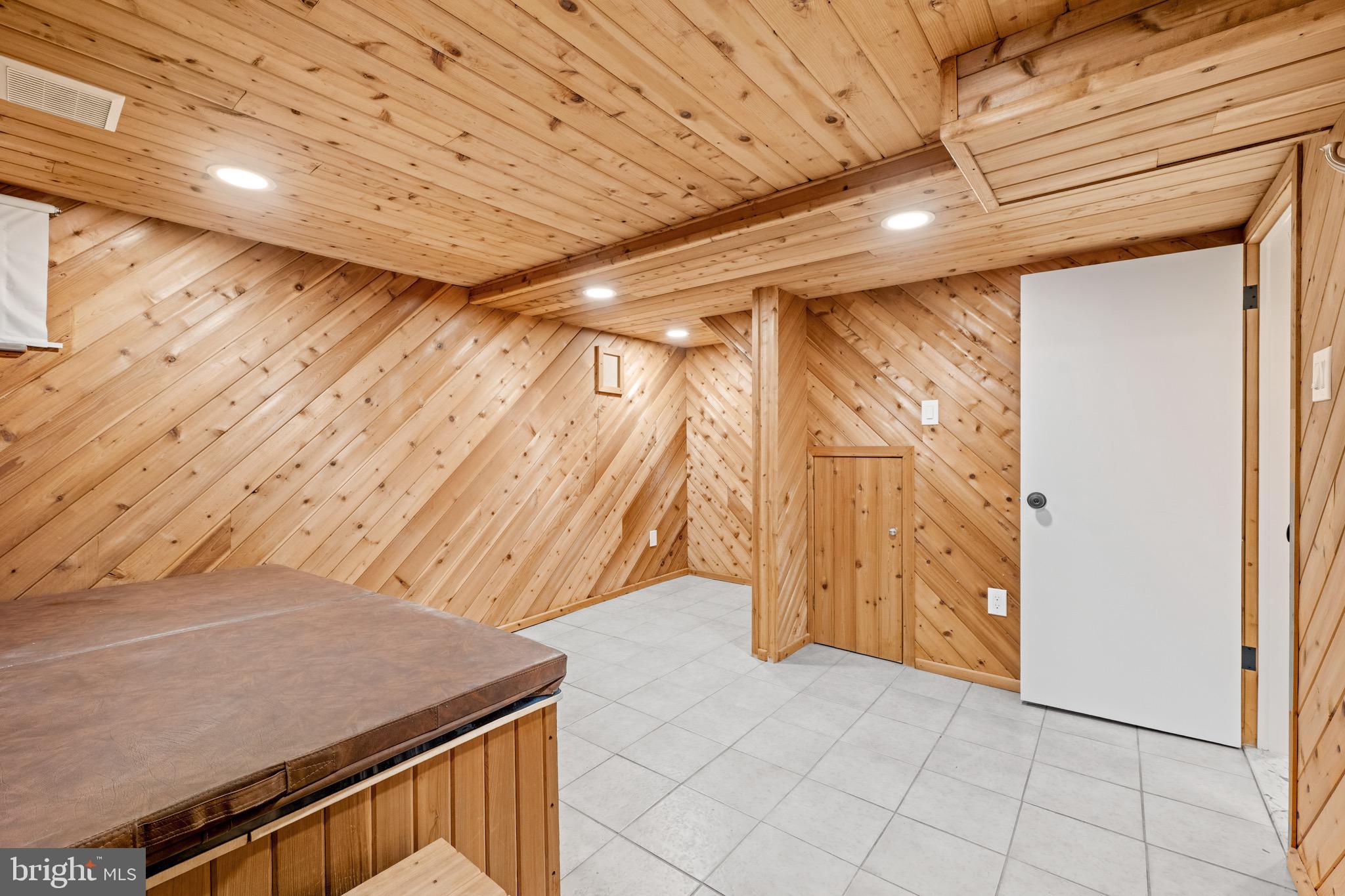 552 Allegheny Road Wenonah, NJ 08090 - Photo 25 of 31 View of jacuzzi room