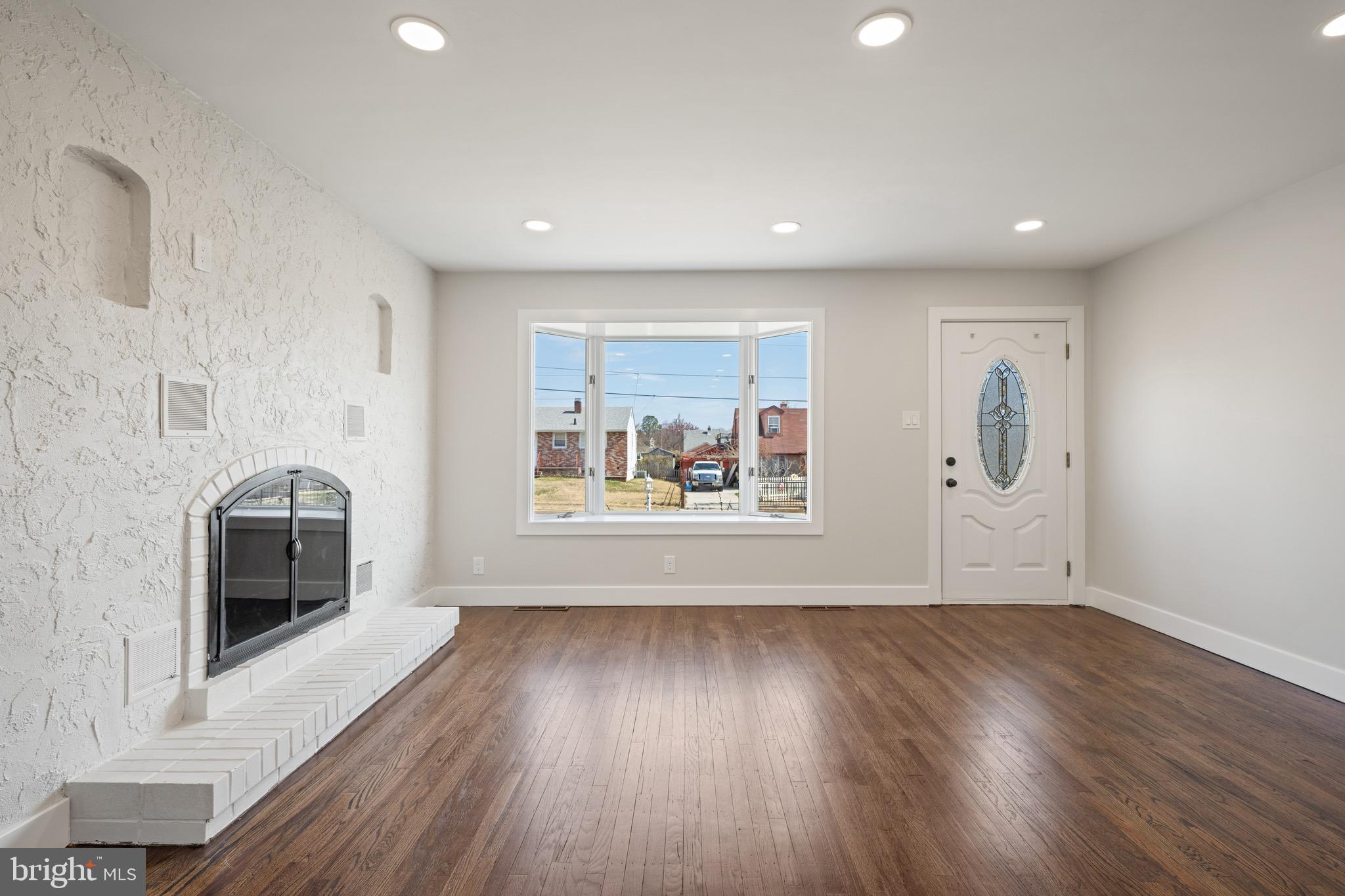 552 Allegheny Road Wenonah, NJ 08090 - Photo 4 of 31 Main level Living Room