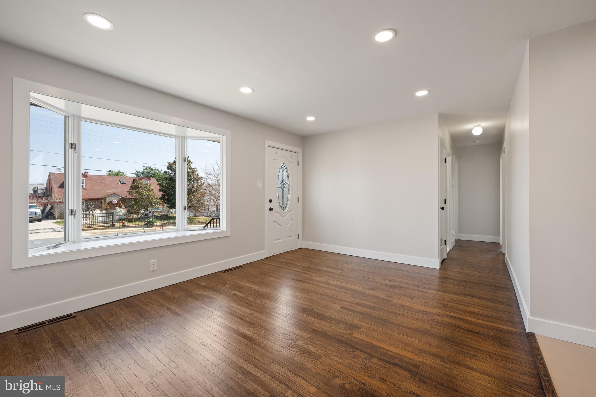 552 Allegheny Road Wenonah, NJ 08090 - Photo 6 of 31 View of Living Room