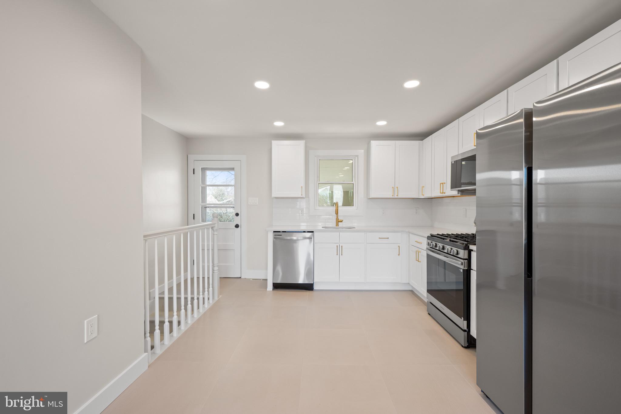 552 Allegheny Road Wenonah, NJ 08090 - Photo 9 of 31 Updated Kitchen