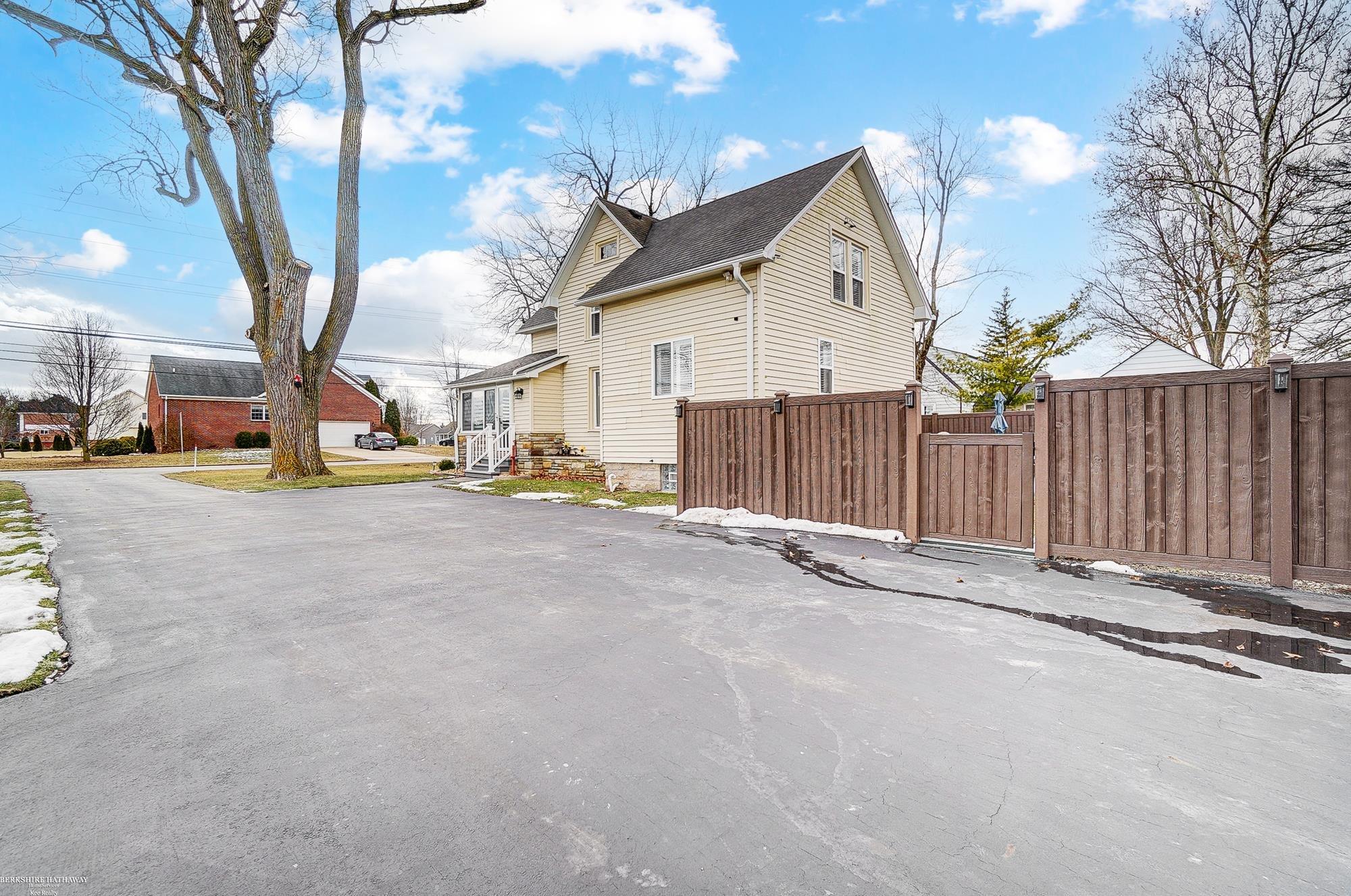 1721 Carleton Rockwood Road Carleton, MI 48117 - Photo 56 of 78 50165620-9bbf1d8f-0cde-4224-bd31-78986592caf1.JPG