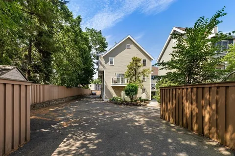$825,000 | 54 Crescent Avenue, Unit N, Boston, MA 02125