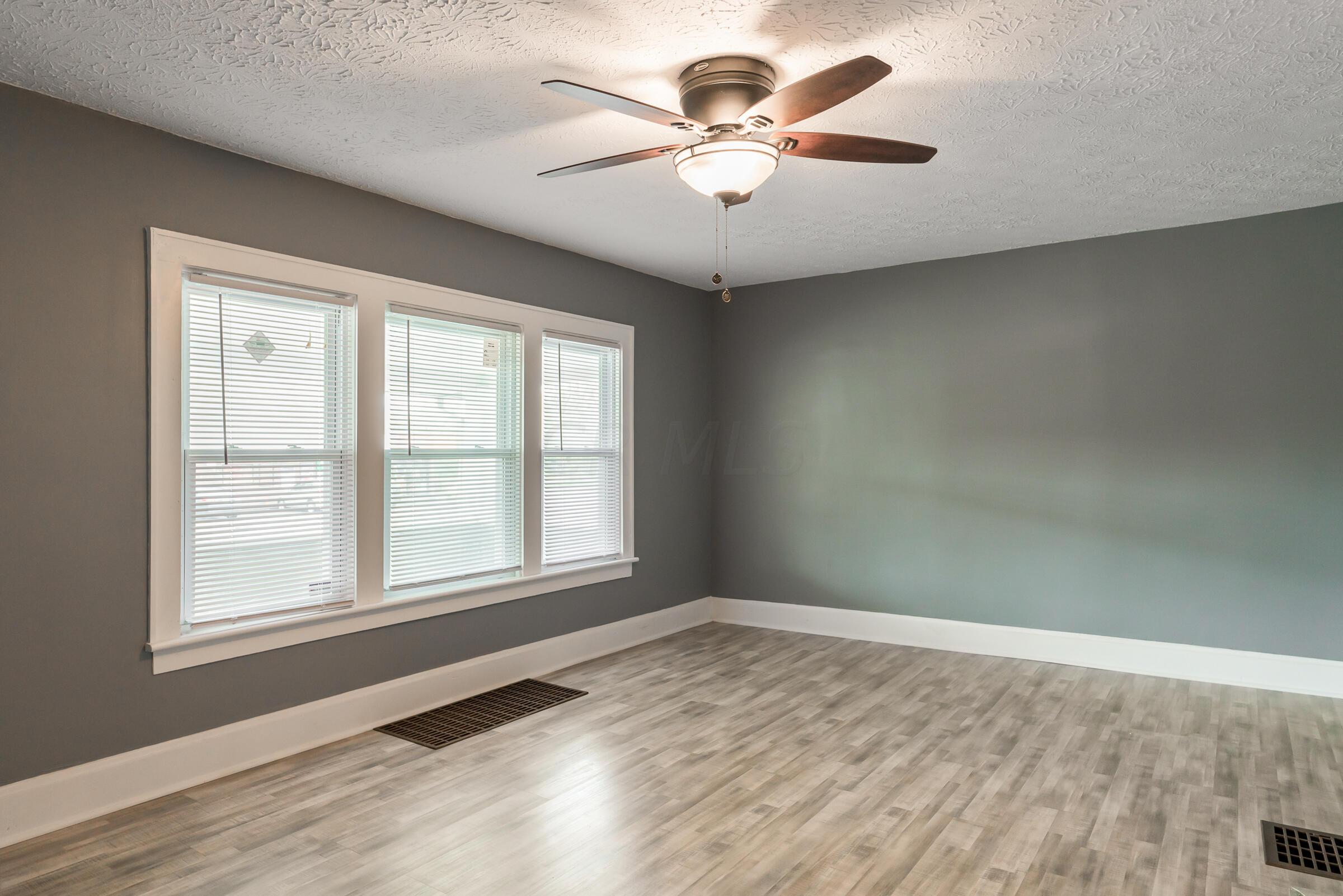 2056 Agler Road Columbus, OH 43224 - Photo 4 of 31 Gallery Image 4