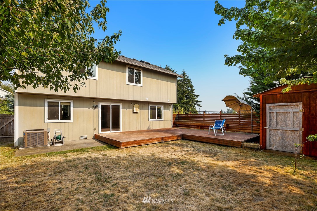 6827 Northeast 1st Place Renton, WA 98059 - Photo 23 of 25
