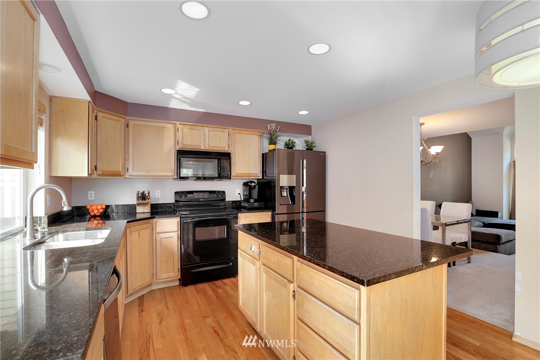 6827 Northeast 1st Place Renton, WA 98059 - Photo 7 of 25