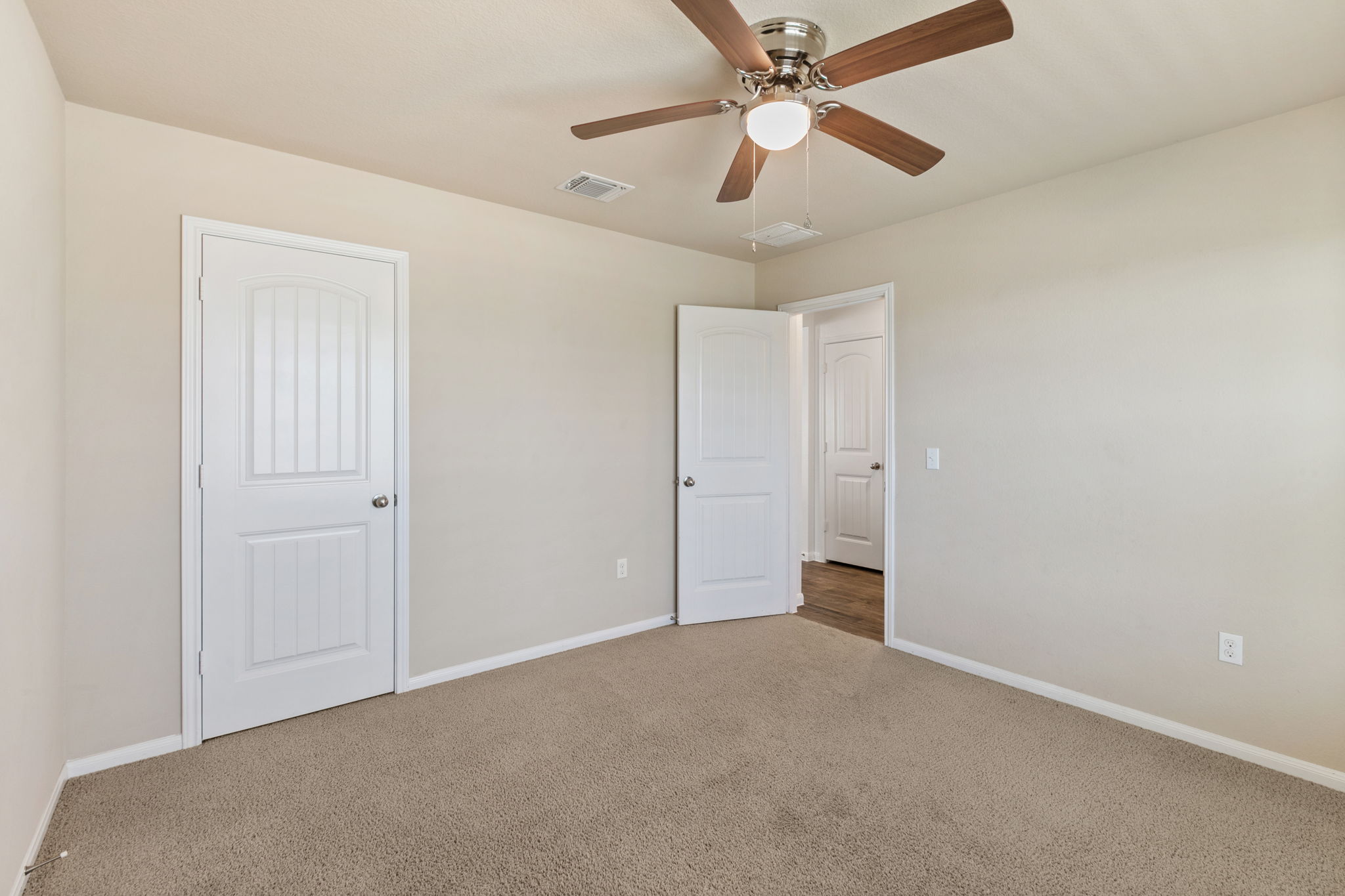 725 Liard River Road Hutto, TX 78634 - Photo 10 of 27