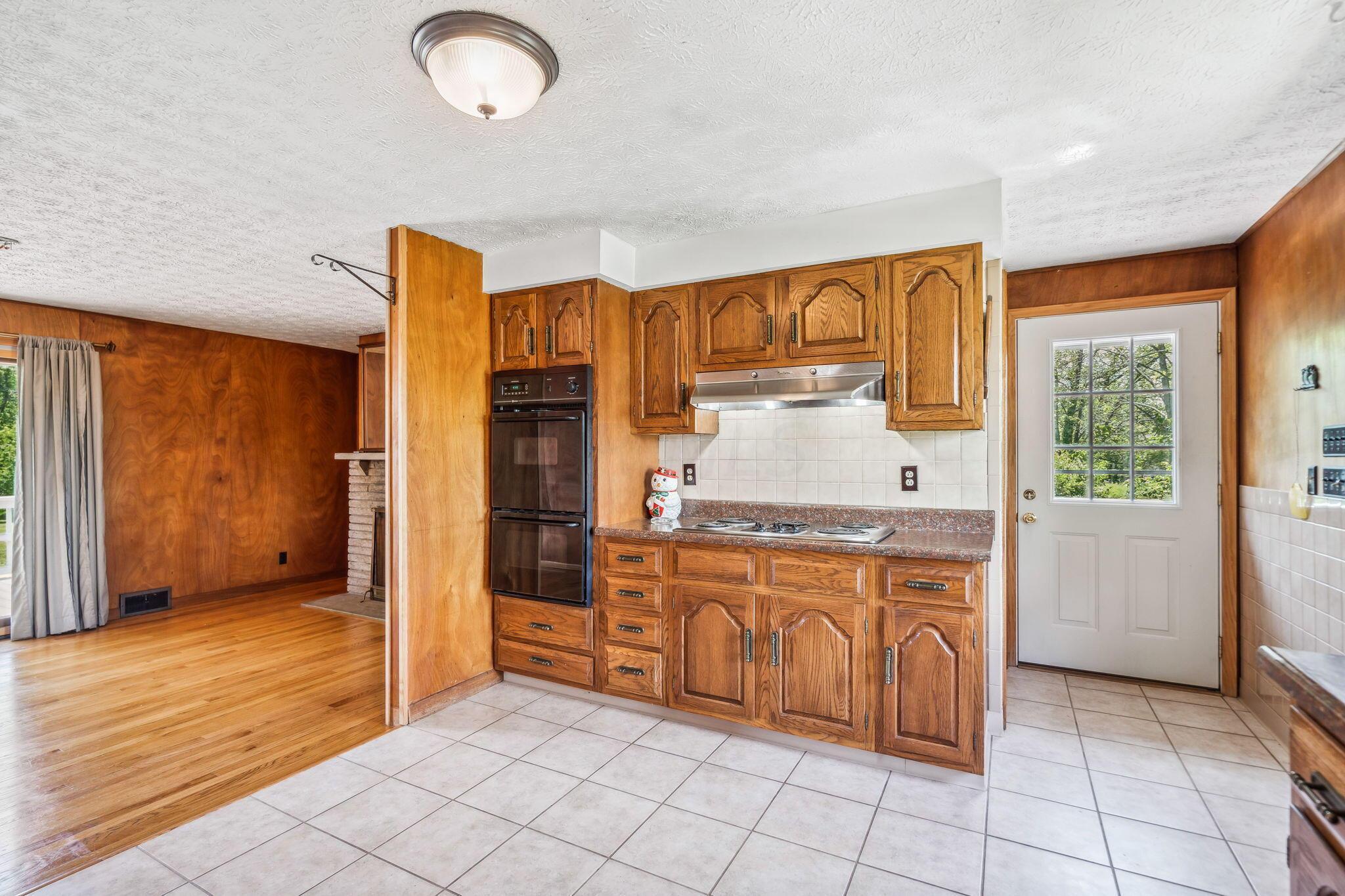 8283 South Old State Road Lewis Center, OH 43035 - Photo 17 of 58 28-web-or-mls-8283-s-old-state-rd