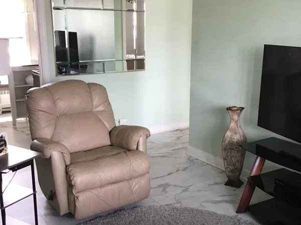 $65,000 | 912 West Roosevelt Road, Unit 1, Broadview, IL 60155