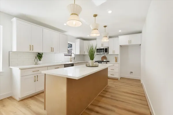 $3,000 | 9603 Emnora Lane, Houston, TX 77080