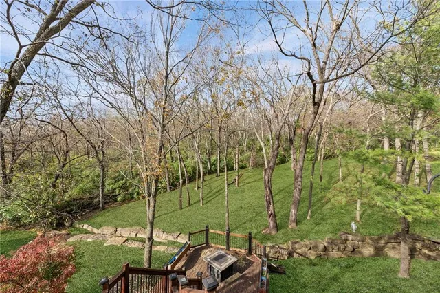 $595,000 | 6650 Northwest Monticello Drive, Parkville, MO 64152