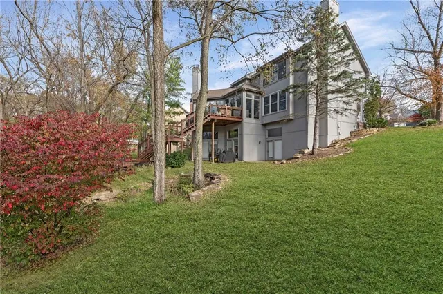 $595,000 | 6650 Northwest Monticello Drive, Parkville, MO 64152