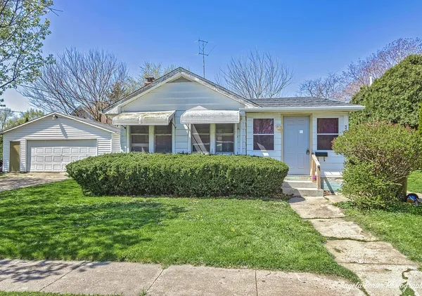 $199,900 | 305 Blanchard Street, Harvard, IL 60033