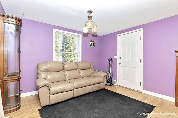 $199,899 | 305 Blanchard Street, Harvard, IL 60033