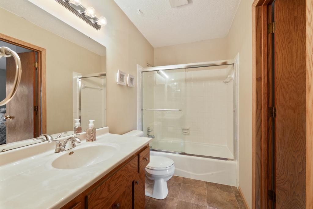 8964 Neill Lake Road, Unit B Eden Prairie, MN 55347 - Photo 22 of 30 Gallery Image 22
