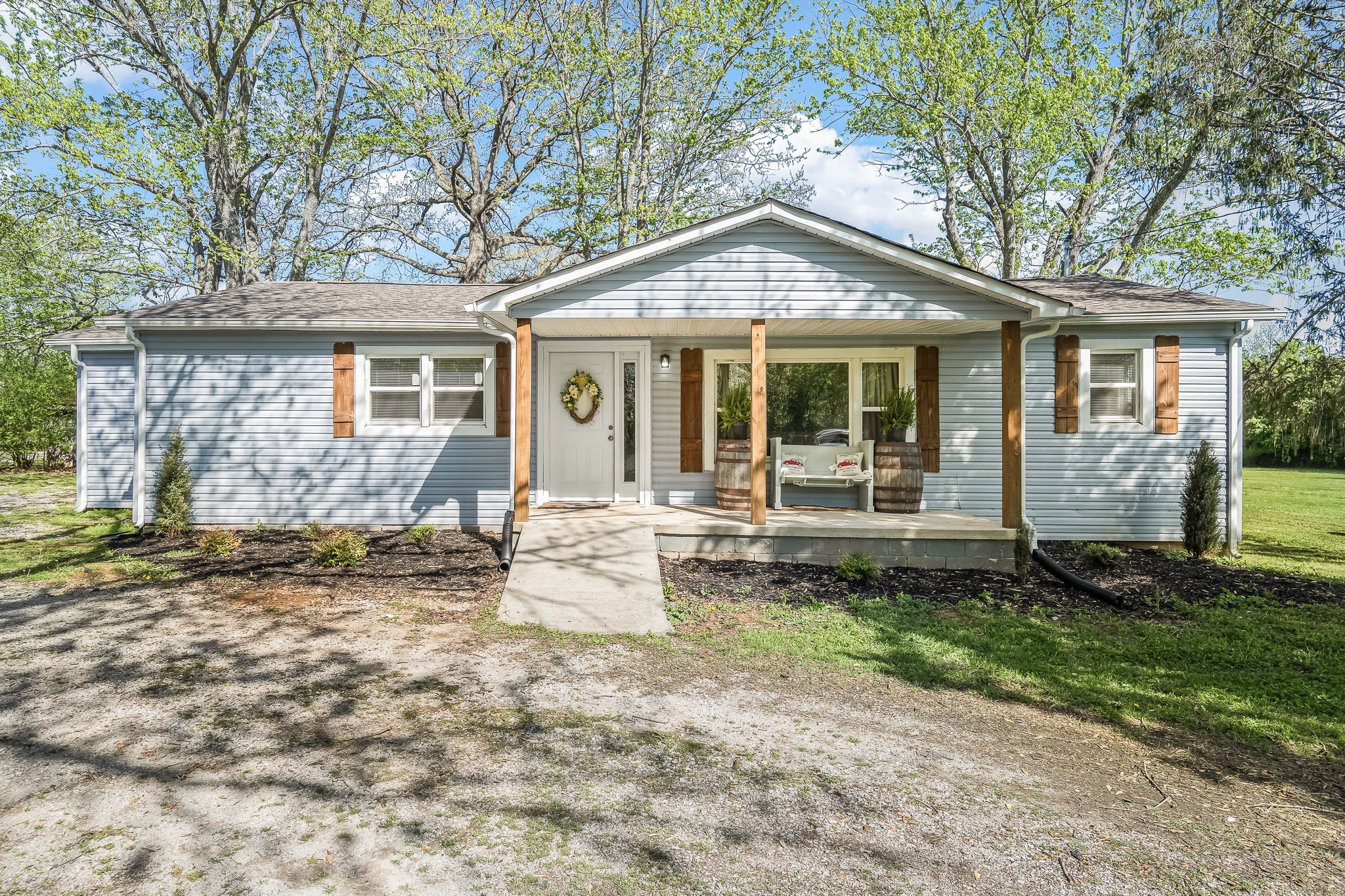 620 Maple Bend Road Winchester, TN 37398 - Photo 2 of 68 a front view of a house with a yard