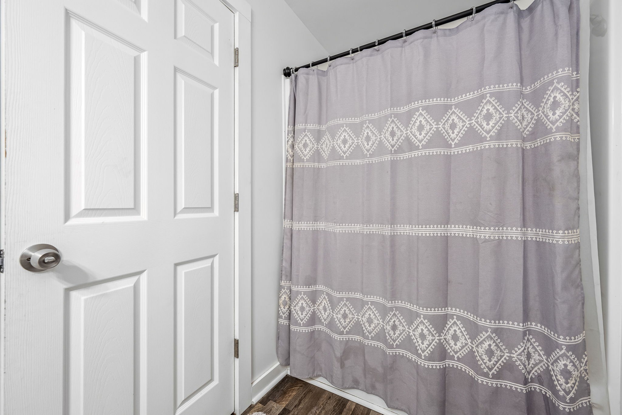 620 Maple Bend Road Winchester, TN 37398 - Photo 35 of 68 a bathroom with a shower curtain