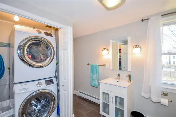 $4,200 | 87 Union Street, Unit 2, Portsmouth, NH 03801