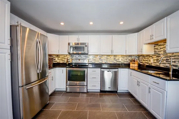 $4,200 | 87 Union Street, Unit 2, Portsmouth, NH 03801