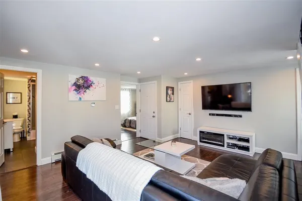 $4,200 | 87 Union Street, Unit 2, Portsmouth, NH 03801