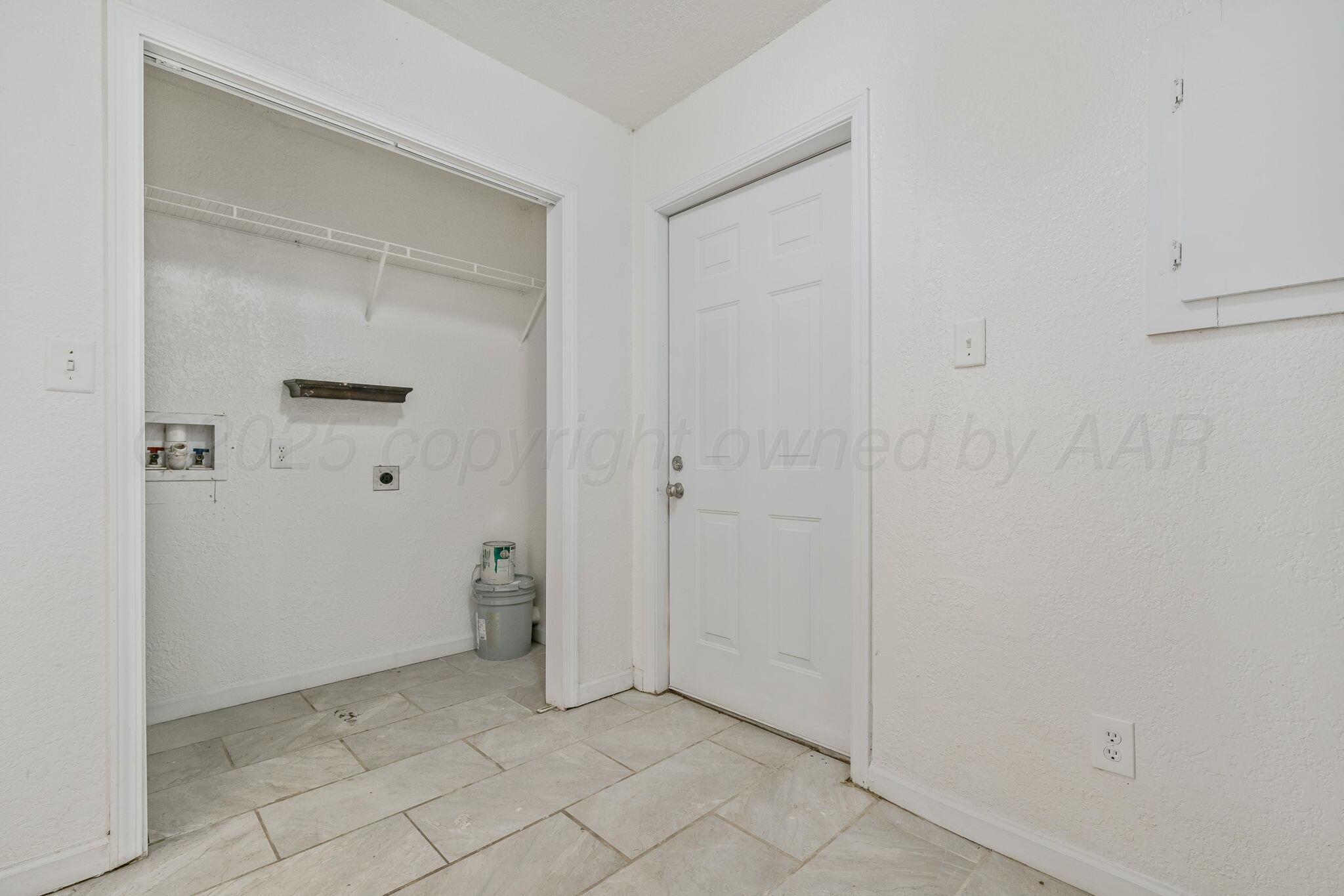 606 Sunset Terrace Amarillo, TX 79106 - Photo 11 of 16 a view of an empty room