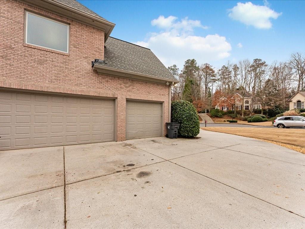 1029 Laurel Grove Court Suwanee, GA 30024 - Photo 4 of 46