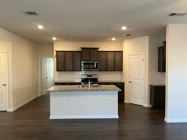 $2,100 | 602 Spur Ridge, Princeton, TX 75407