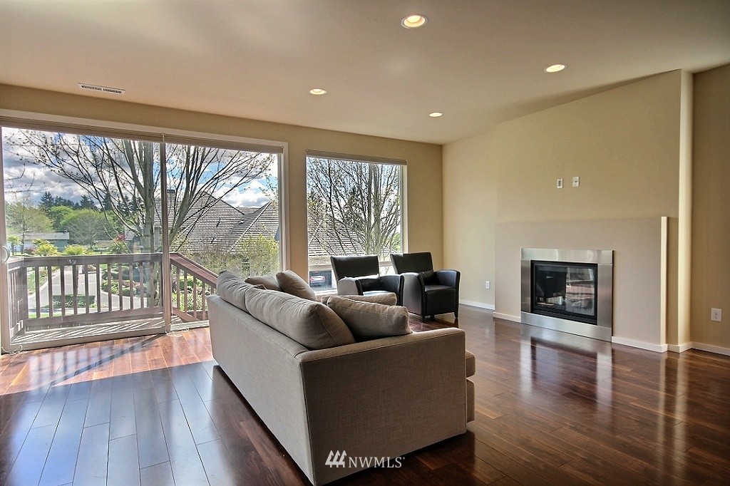 10153 Southeast 192nd Place Renton, WA 98055 - Photo 8 of 17 Gallery Image 8