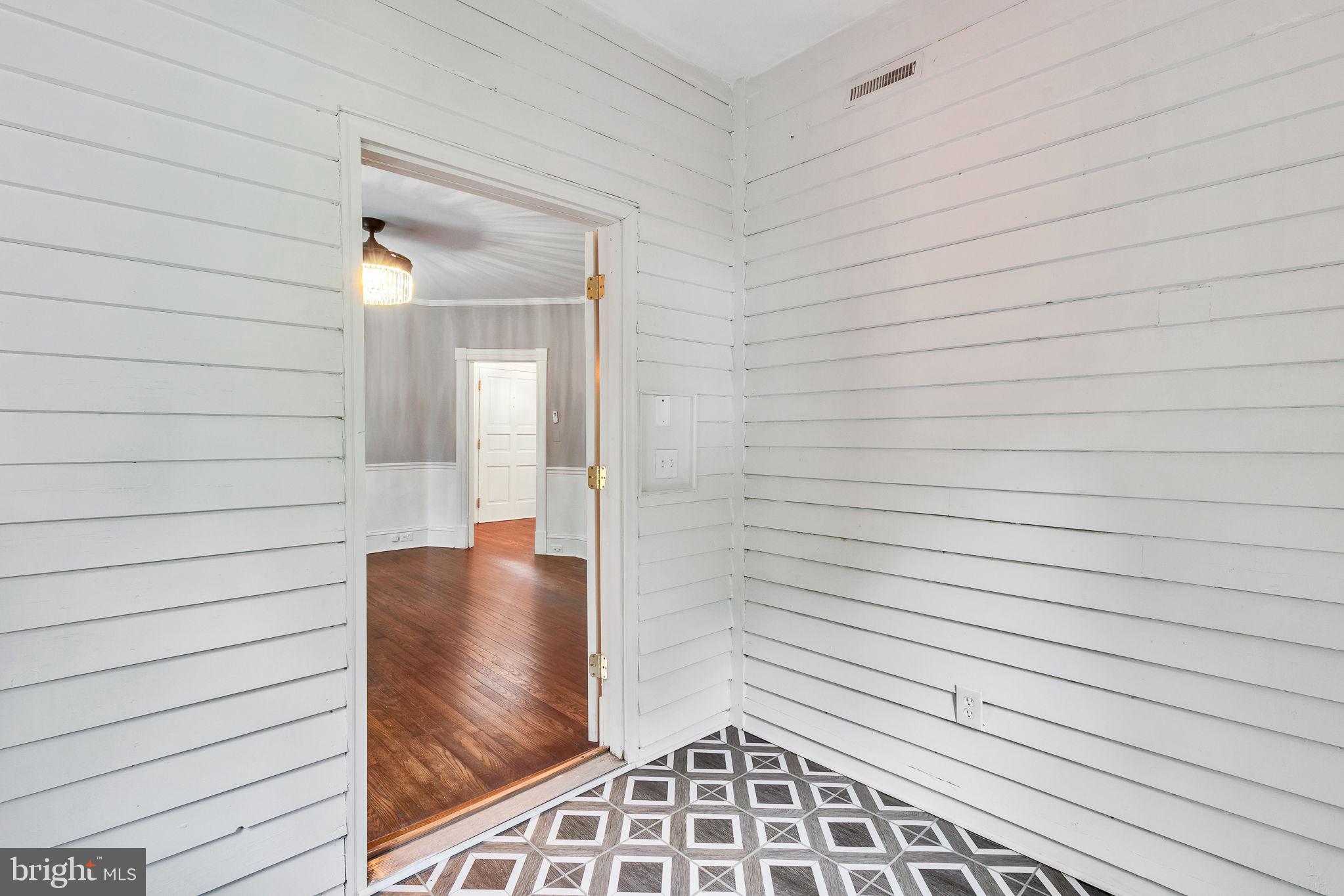 3952 Irvington Road Irvington, VA 22480 - Photo 14 of 77 Nook off the living room space