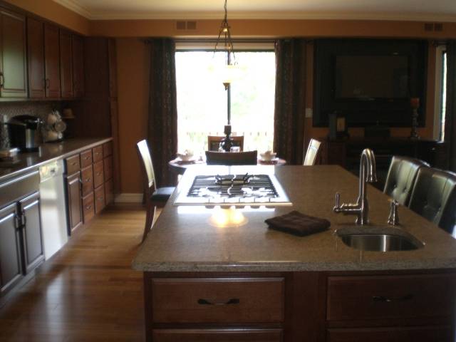 1675 Riverside Drive Rochester, MI 48309 - Photo 4 of 13 31064588-3.JPG
