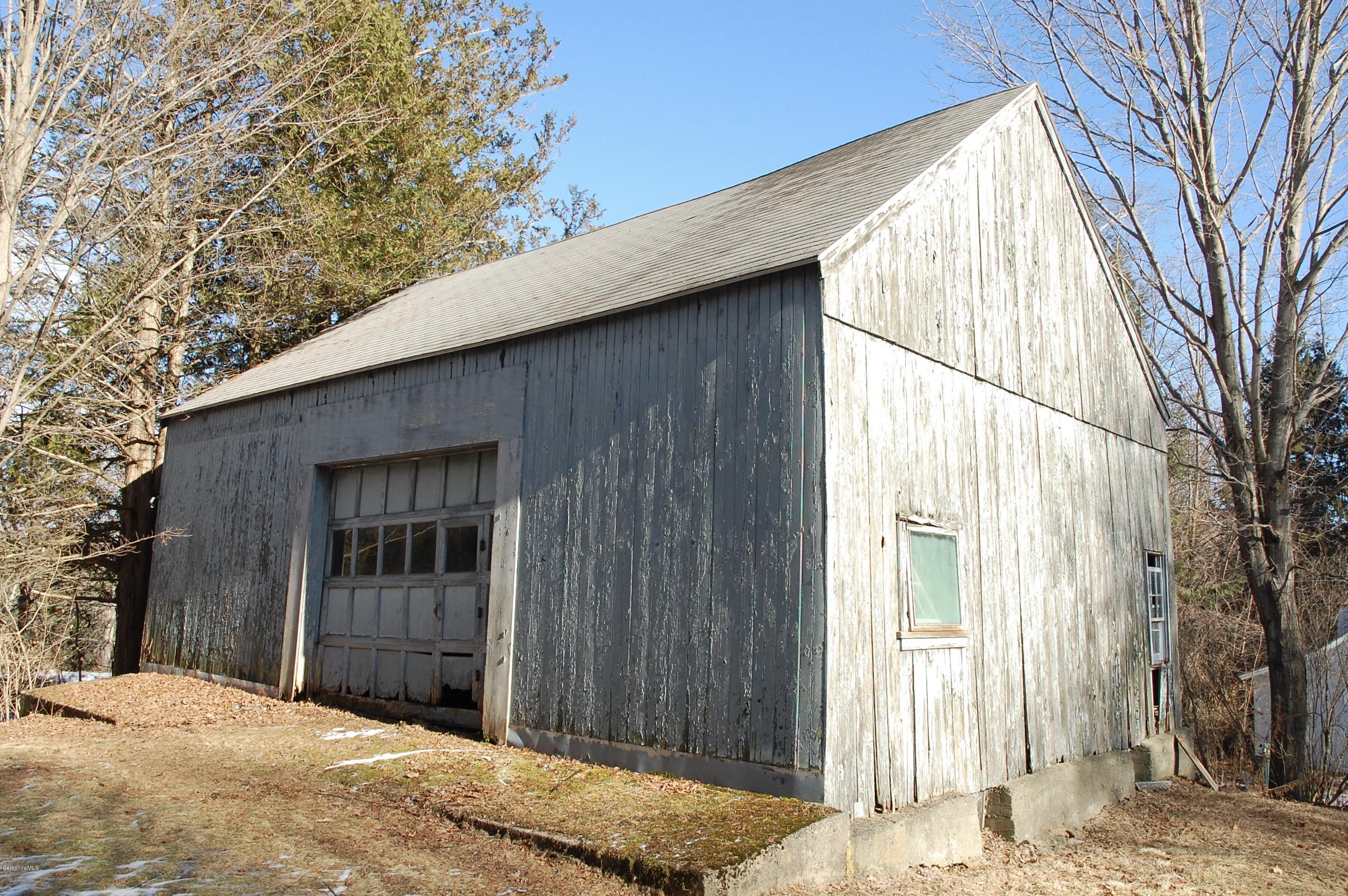 12 A Castle Hill Road Stockbridge, MA 01262 - Photo 14 of 18 Barn