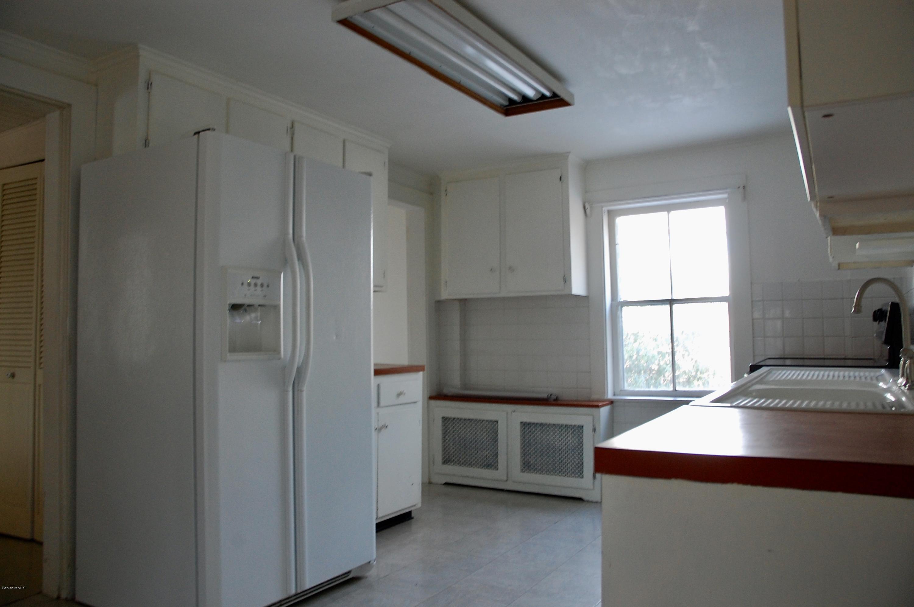12 A Castle Hill Road Stockbridge, MA 01262 - Photo 6 of 18 Kitchen