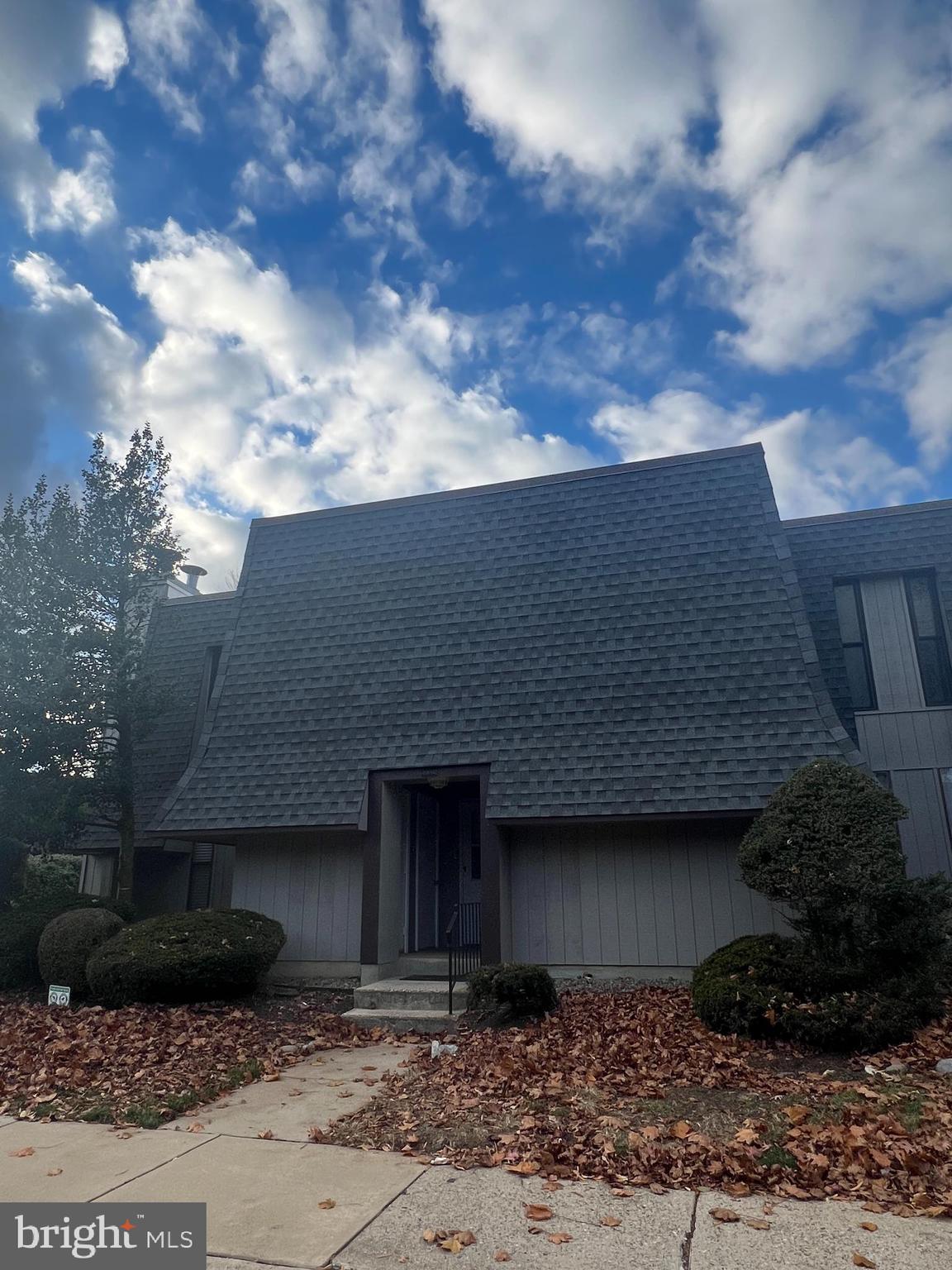 25 South Church Road Maple Shade, NJ 08052 - Photo 1 of 25 a front view of a house with garden