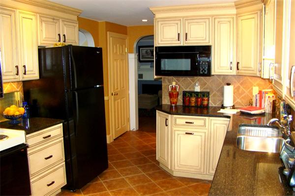 28 Parker Road Wakefield, MA 01880 - Photo 5 of 30 Gallery Image 5