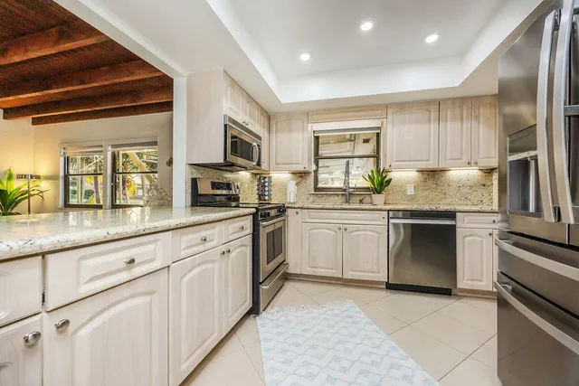 $3,500,000 | 2024 Palmetto Road, West Palm Beach, FL 33406