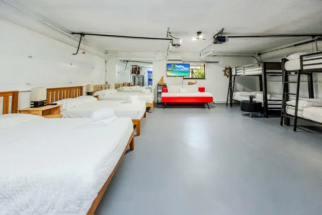 $3,500,000 | 2024 Palmetto Road, West Palm Beach, FL 33406