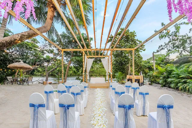 $3,500,000 | 2024 Palmetto Road, West Palm Beach, FL 33406