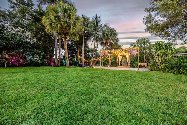 $3,500,000 | 2024 Palmetto Road, West Palm Beach, FL 33406