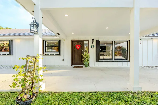 $3,500,000 | 2024 Palmetto Road, West Palm Beach, FL 33406