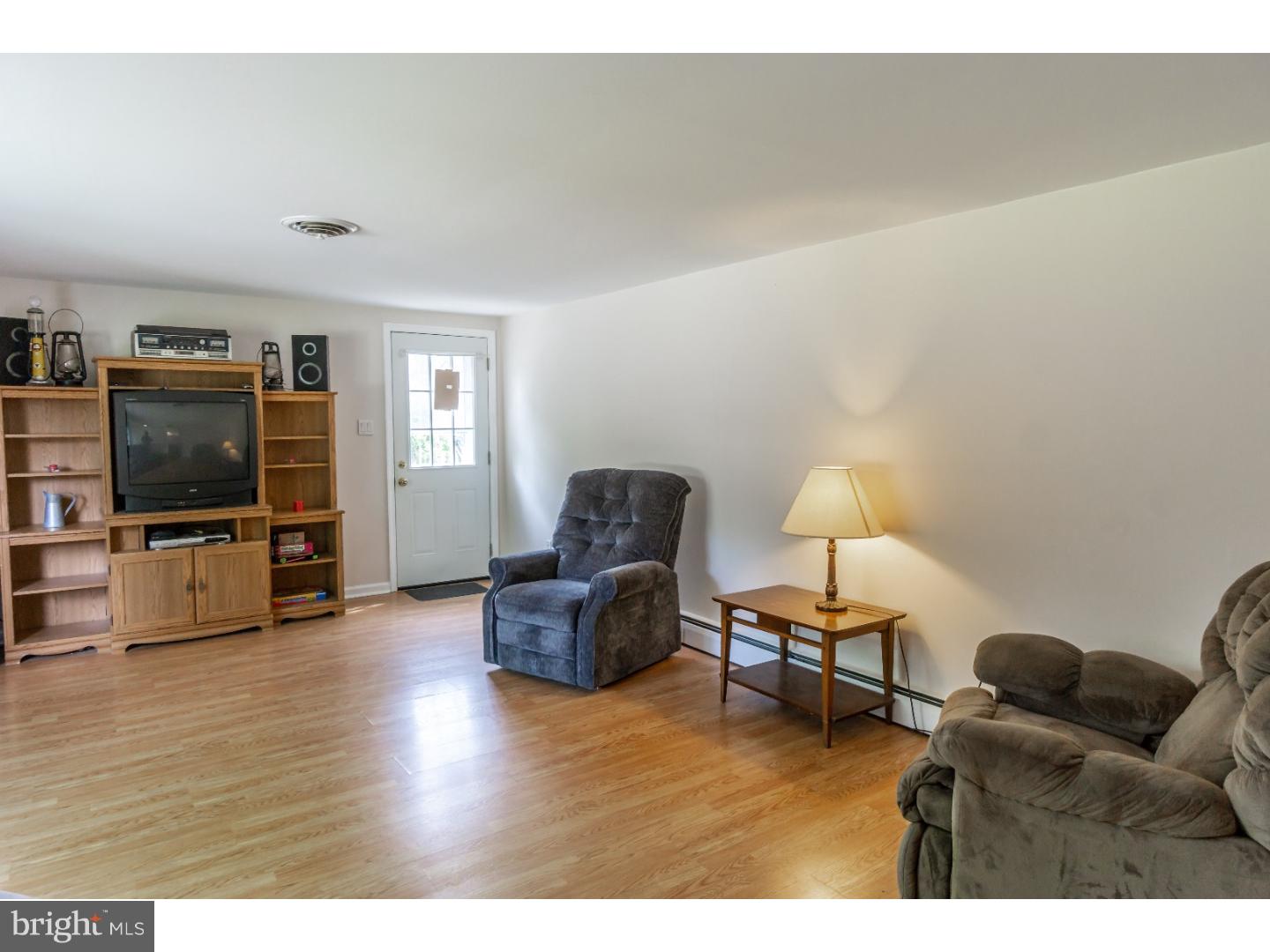 514 Brookhaven Road Wallingford, PA 19086 - Photo 13 of 24 Family Room