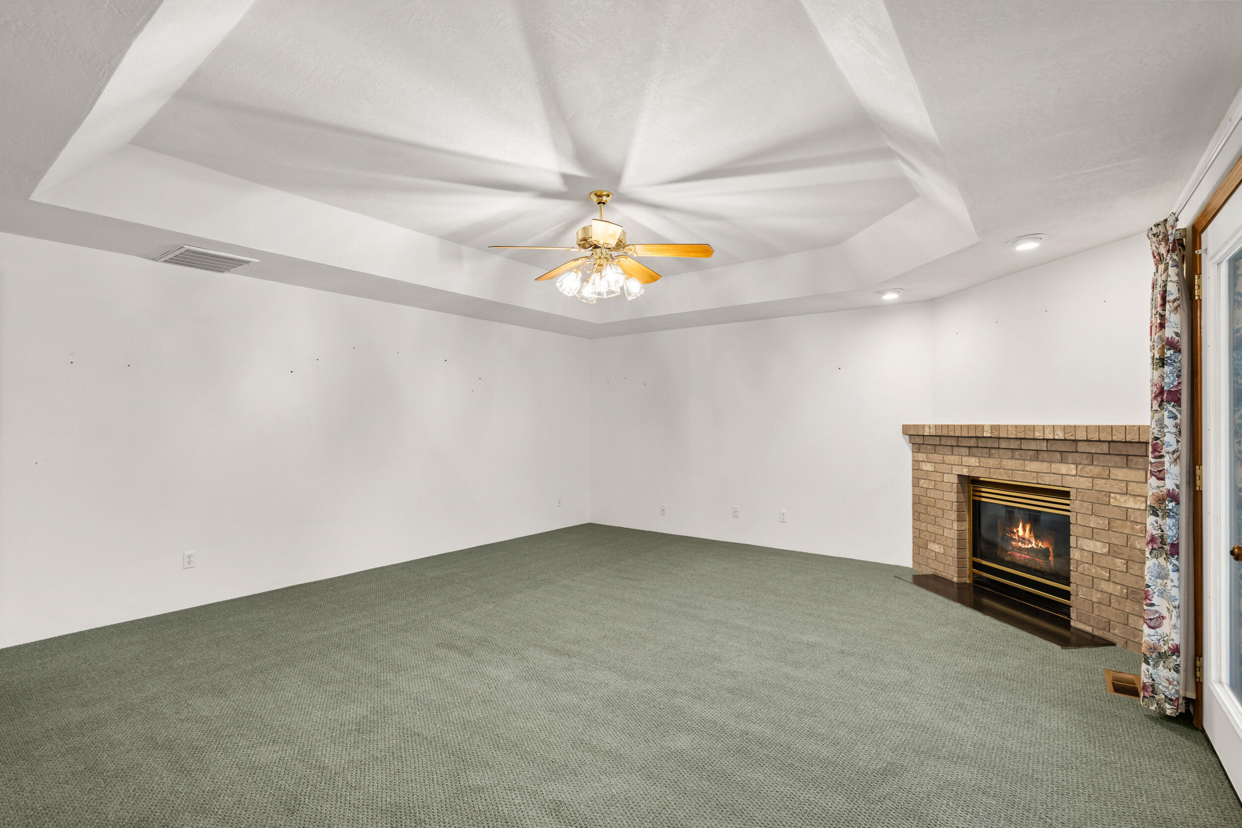 802 Brandon Street Central Point, OR 97502 - Photo 16 of 29 12_802 brandon st, central point, or 975